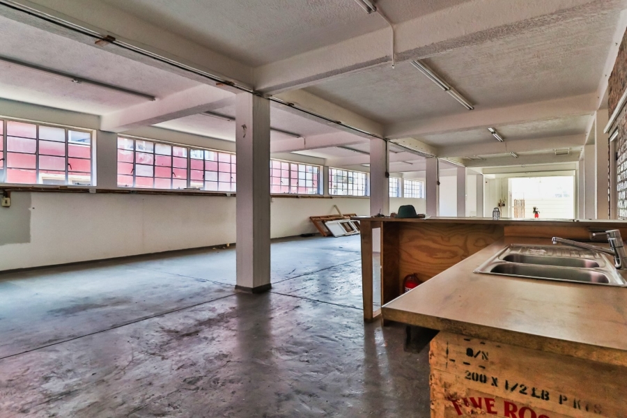 To Let  Bedroom Property for Rent in Woodstock Western Cape